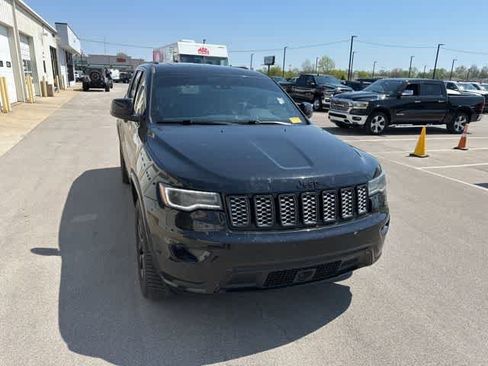 Used 2021 Jeep Grand Cherokee Laredo X image 22