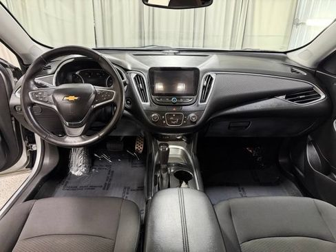 Used 2016 Chevrolet Malibu LT FWD image 12