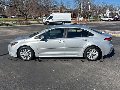 Used 2025 Toyota Corolla LE image 17