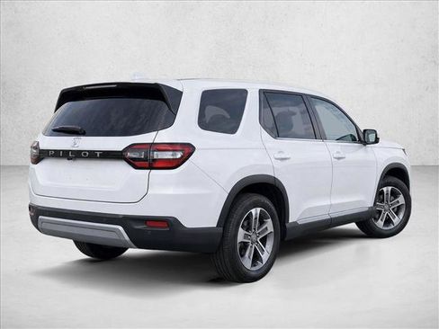 Used 2023 Honda Pilot EX-L image 7