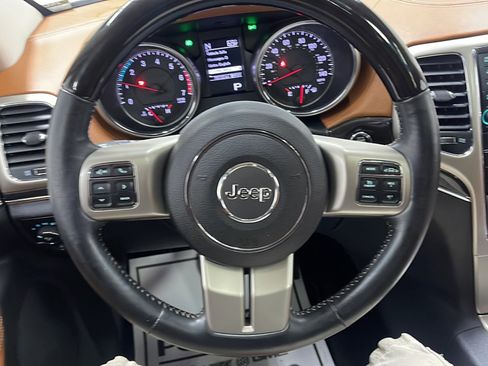 Used 2013 Jeep Grand Cherokee Overland Summit AWD/4WD image 4