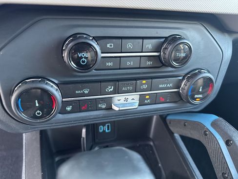 Used 2022 Ford Bronco Wildtrak image 28