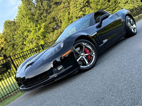Used 2013 Chevrolet Corvette Grand Sport w/ 2LT Preferred Equipment Group RWD image 9