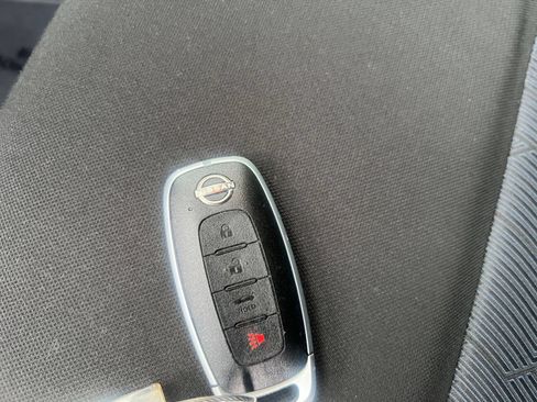 Used 2025 Nissan Versa SV FWD image 18