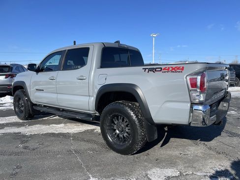 Used 2020 Toyota Tacoma TRD Off-Road image 6