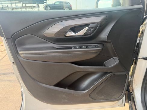Used 2019 GMC Terrain SLT AWD/4WD image 9