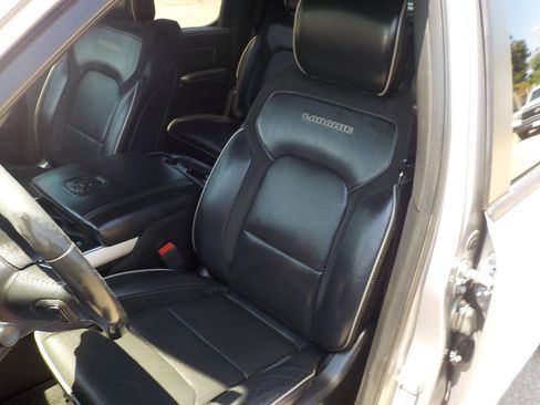 Used 2019 RAM 1500 Laramie w/ Sport Appearance Package AWD/4WD image 14