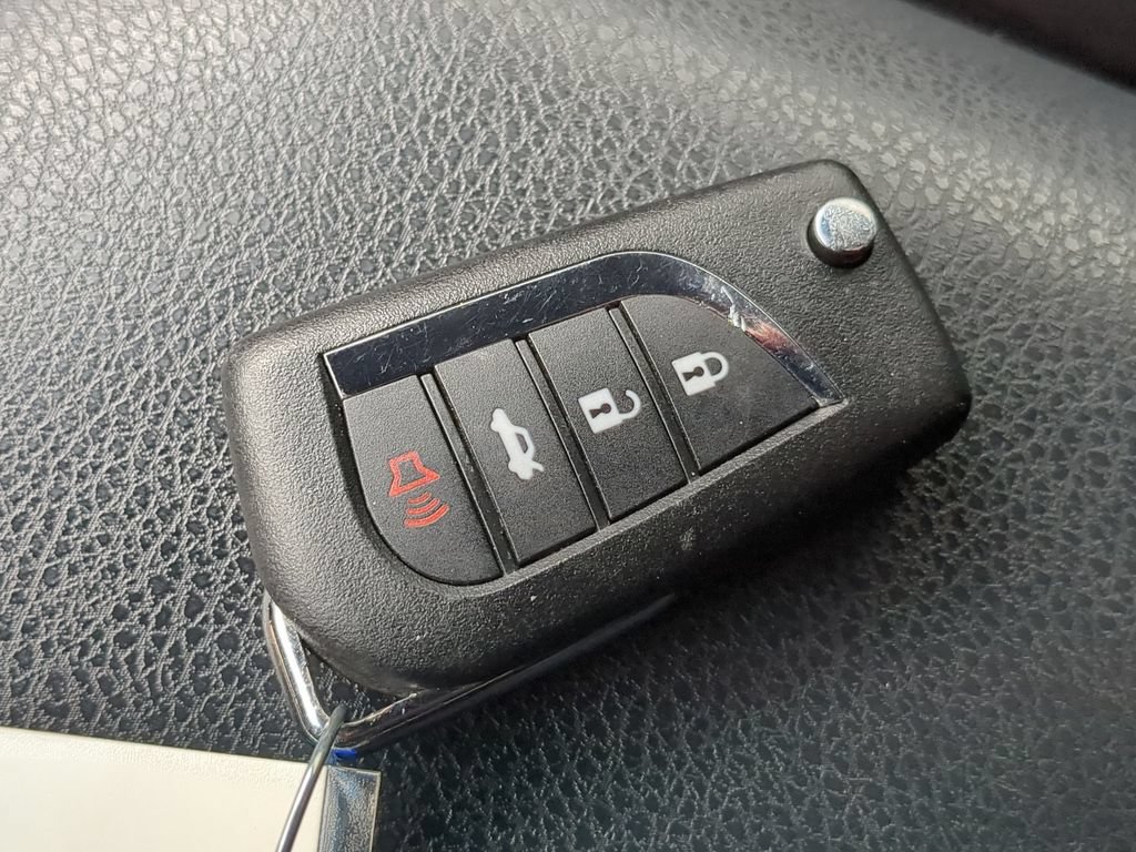 Used 2019 Toyota Camry LE FWD image 35