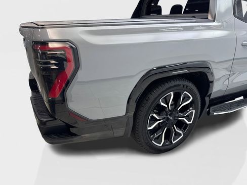 Used 2024 GMC Sierra EV Denali AWD/4WD image 16