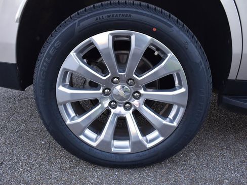 Used 2021 Chevrolet Tahoe Premier w/ Premium Package image 13