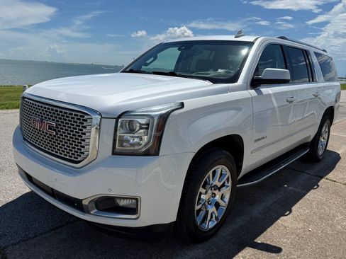 Used 2017 GMC Yukon XL Denali w/ Open Road Package RWD image 1