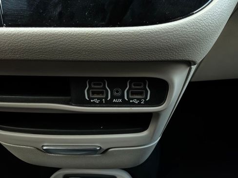 Used 2024 Chrysler Voyager LX FWD image 26