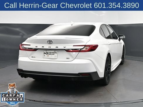 Used 2025 Toyota Camry SE w/ Multimedia Upgrade Package FWD image 7