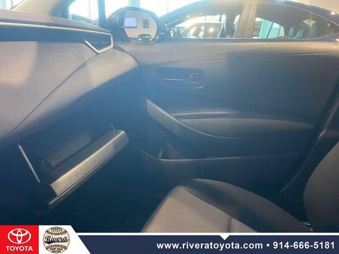 Used 2024 Toyota Corolla LE w/ LE Convenience Package FWD image 33