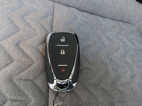 Used 2023 Chevrolet Equinox LS image 32