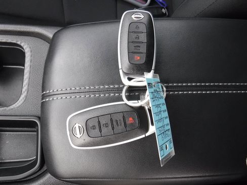 Used 2025 Nissan Sentra S image 11