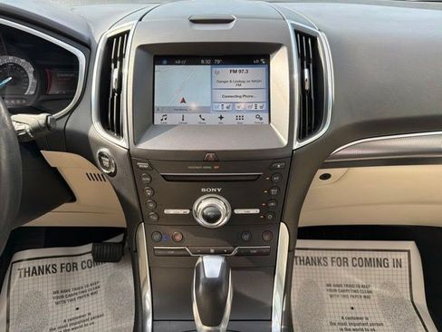 Used 2018 Ford Edge Titanium w/ Equipment Group 301A AWD/4WD image 23