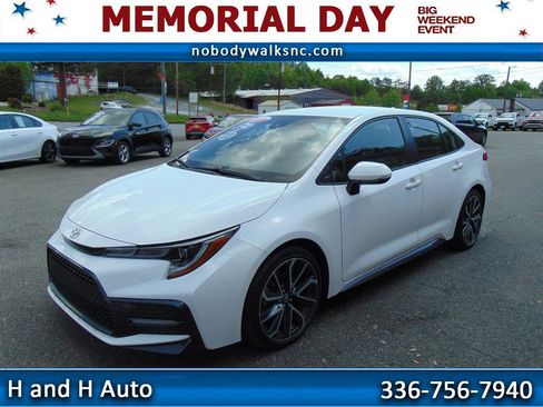 Used 2022 Toyota Corolla SE image 1