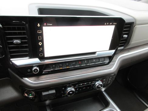 Certified 2026 GMC Sierra 1500 SLT w/ SLT Premium Plus Package AWD/4WD image 31
