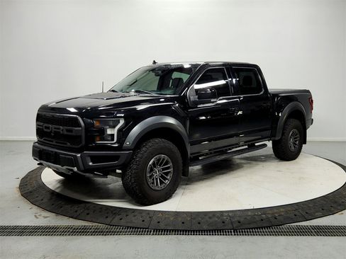 Used 2019 Ford F150 Raptor w/ Equipment Group 802A Luxury image 3