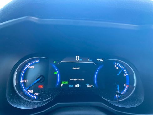 Used 2025 Toyota RAV4 XLE image 16