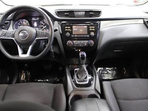 Used 2018 Nissan Rogue Sport S FWD image 2