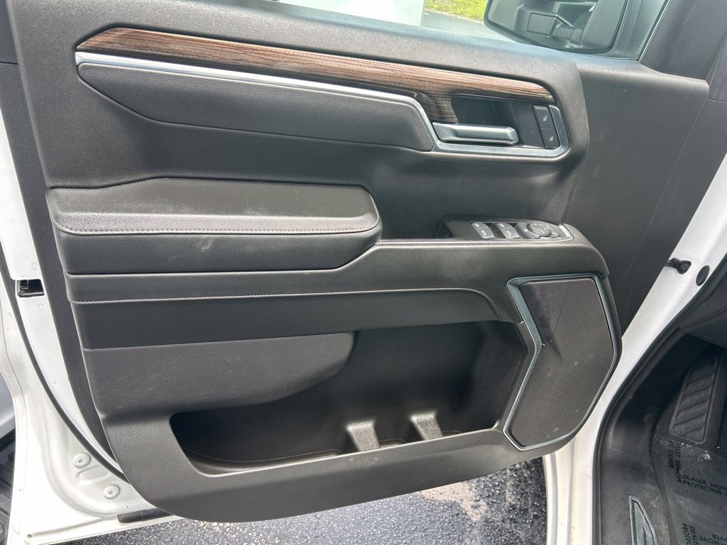 Used 2025 Chevrolet Silverado 1500 LT RWD image 18