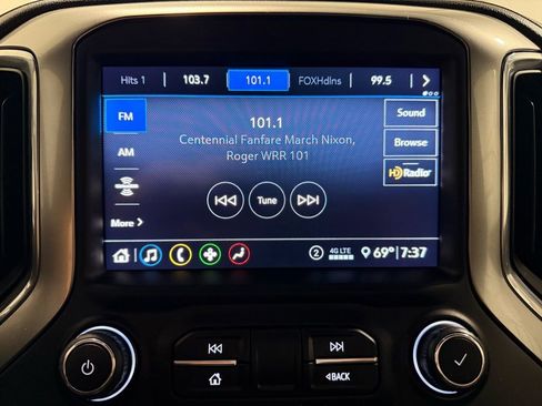 Used 2020 Chevrolet Silverado 1500 LT Trail Boss w/ Midnight Edition image 22