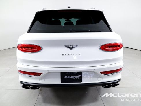 Used 2021 Bentley Bentayga Plug-In Hybrid AWD/4WD image 7