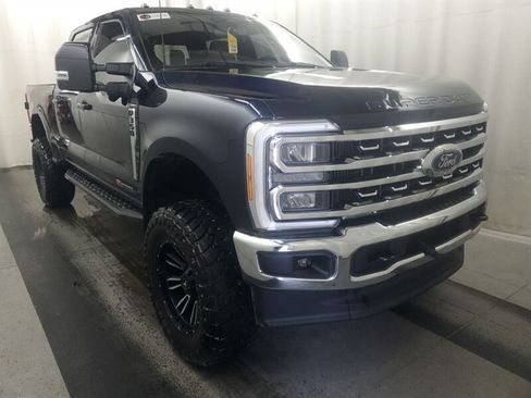 Used 2023 Ford F350 Lariat AWD/4WD image 2