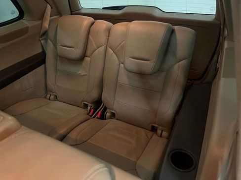 Used 2014 Mercedes-Benz GL 550 GL 550 4MATIC AWD 4dr SUV image 95