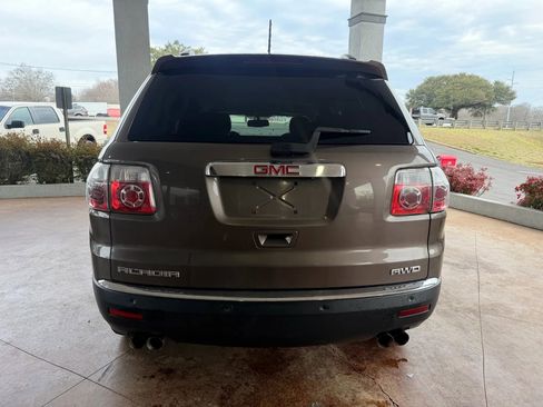 Used 2010 GMC Acadia SLE image 5