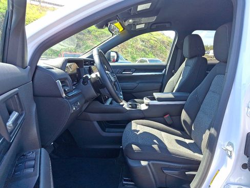 Used 2025 GMC Terrain Elevation image 13