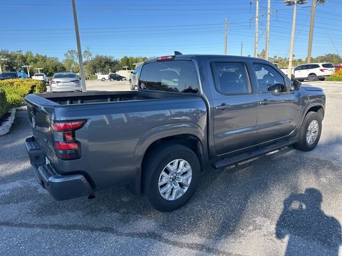 Used 2022 Nissan Frontier SV image 4