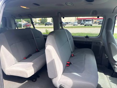 Used 2010 Ford E-350 and Econoline 350 XLT RWD image 7