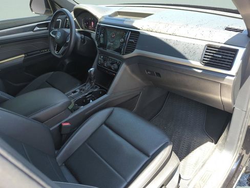 Used 2021 Volkswagen Atlas Cross Sport SEL FWD image 19