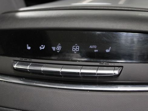 Used 2024 Cadillac Escalade ESV Sport RWD image 34