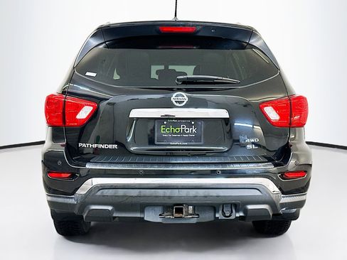 Used 2017 Nissan Pathfinder SL w/ SL Tech Package image 7
