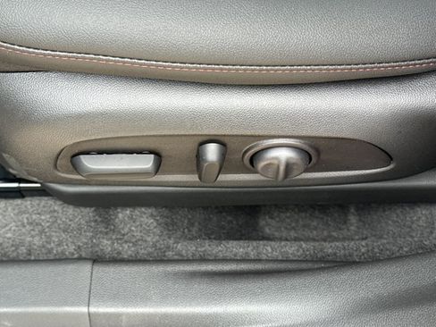 New 2026 Chevrolet Trax RS w/ Sunroof Package FWD image 16