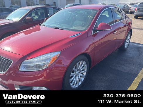 Used 2013 Buick Regal Premium image 1