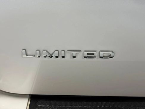 Used 2017 Ford Expedition Limited w/ Equipment Group 301A AWD/4WD image 12