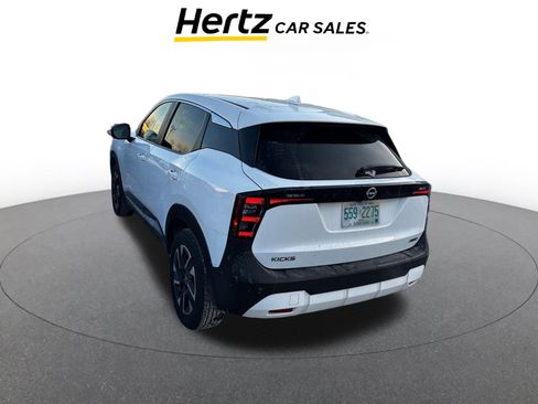 Used 2025 Nissan Kicks SV image 4