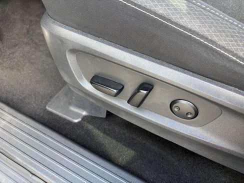 Used 2025 Nissan Pathfinder SV FWD image 22