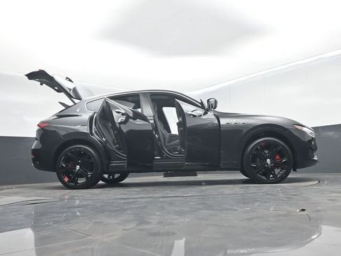 Used 2023 Maserati Levante GT AWD/4WD image 77