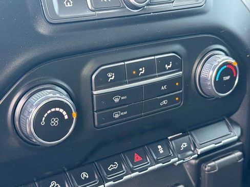 Used 2022 Chevrolet Silverado 1500 Custom Trail Boss w/ LPO, Dark Essentials Package image 10