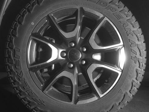 Used 2025 Jeep Compass Trailhawk AWD/4WD image 12