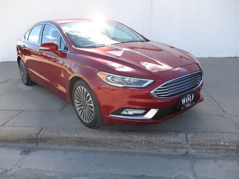 Used 2017 Ford Fusion SE w/ Fusion SE Technology Package AWD/4WD image 1