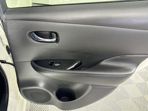 Used 2019 Nissan Leaf SL Plus image 27