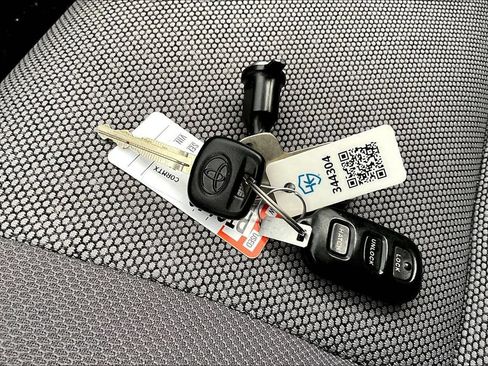 Used 2003 Toyota Matrix XR w/ Sport Pkg FWD image 35