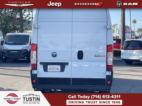 Used 2025 RAM ProMaster 2500 w/ Convenience Group FWD image 11